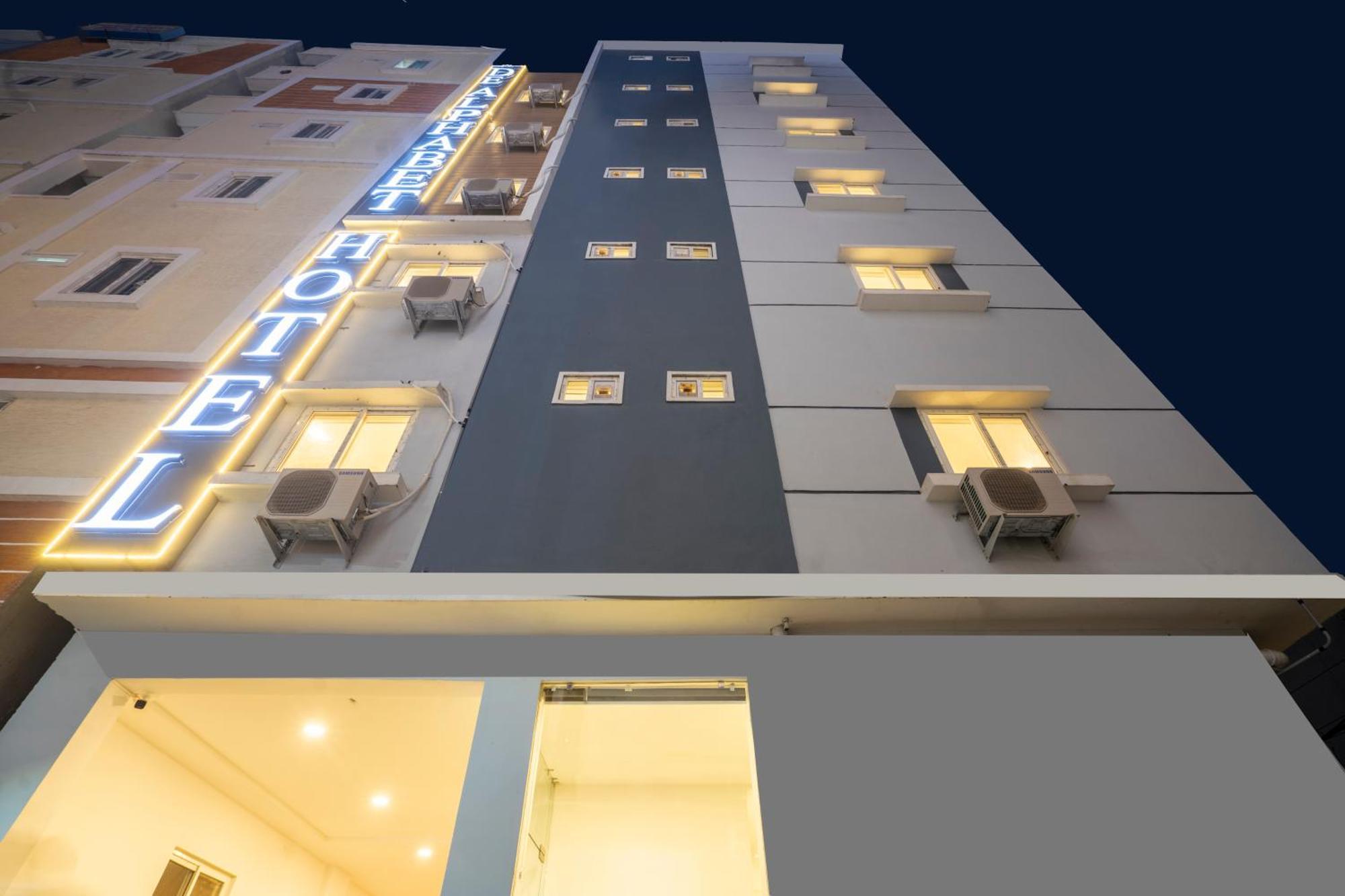 Treebo De Alphabet Gachibowli Hotel Hyderabad Luaran gambar