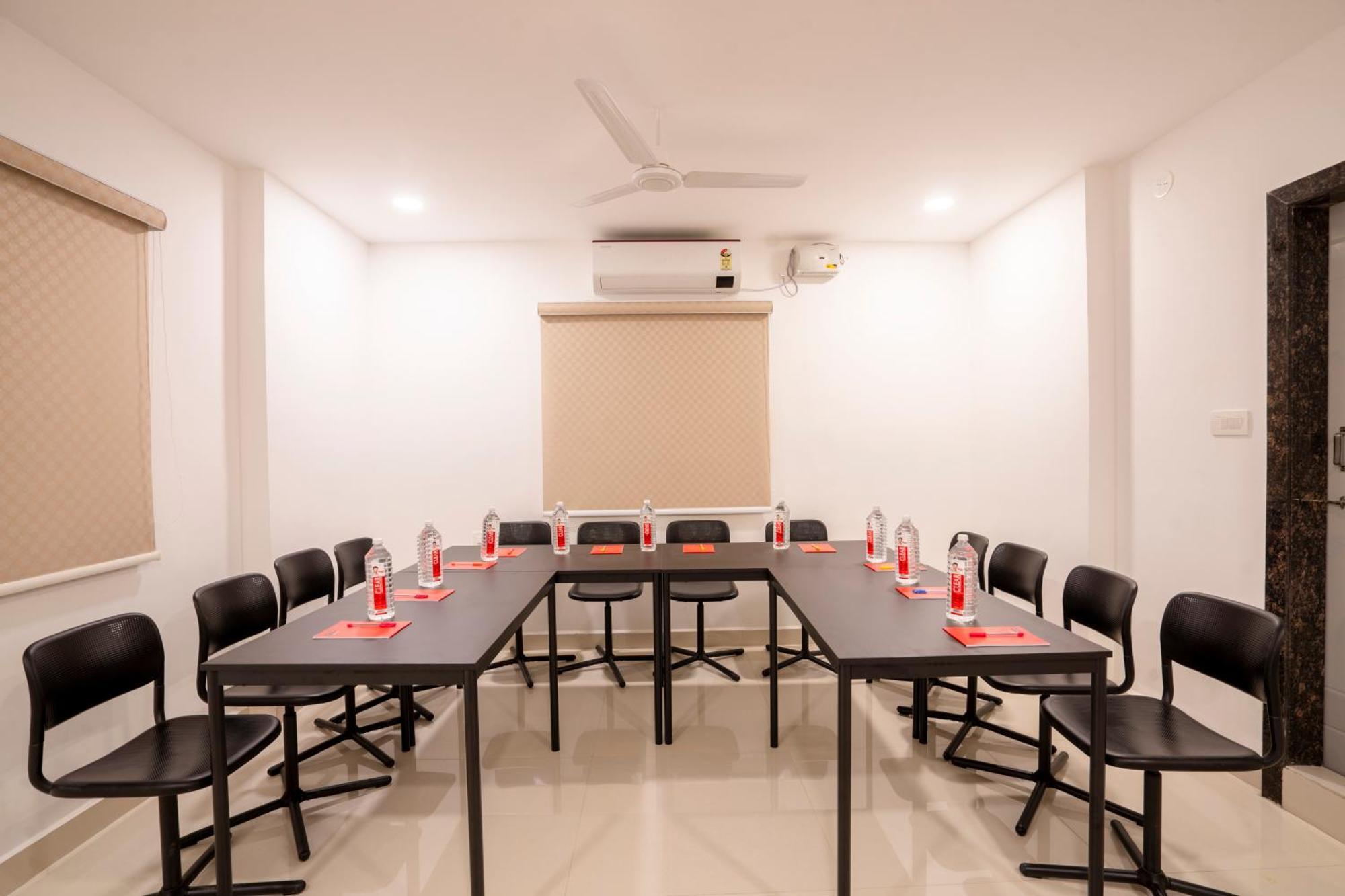 Treebo De Alphabet Gachibowli Hotel Hyderabad Luaran gambar