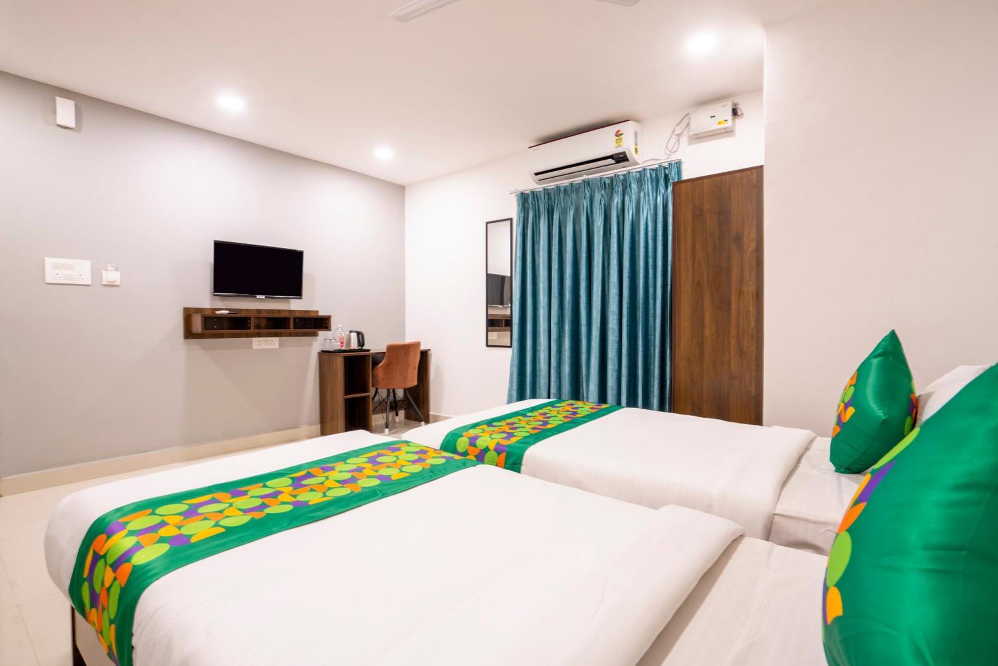 Treebo De Alphabet Gachibowli Hotel Hyderabad Luaran gambar