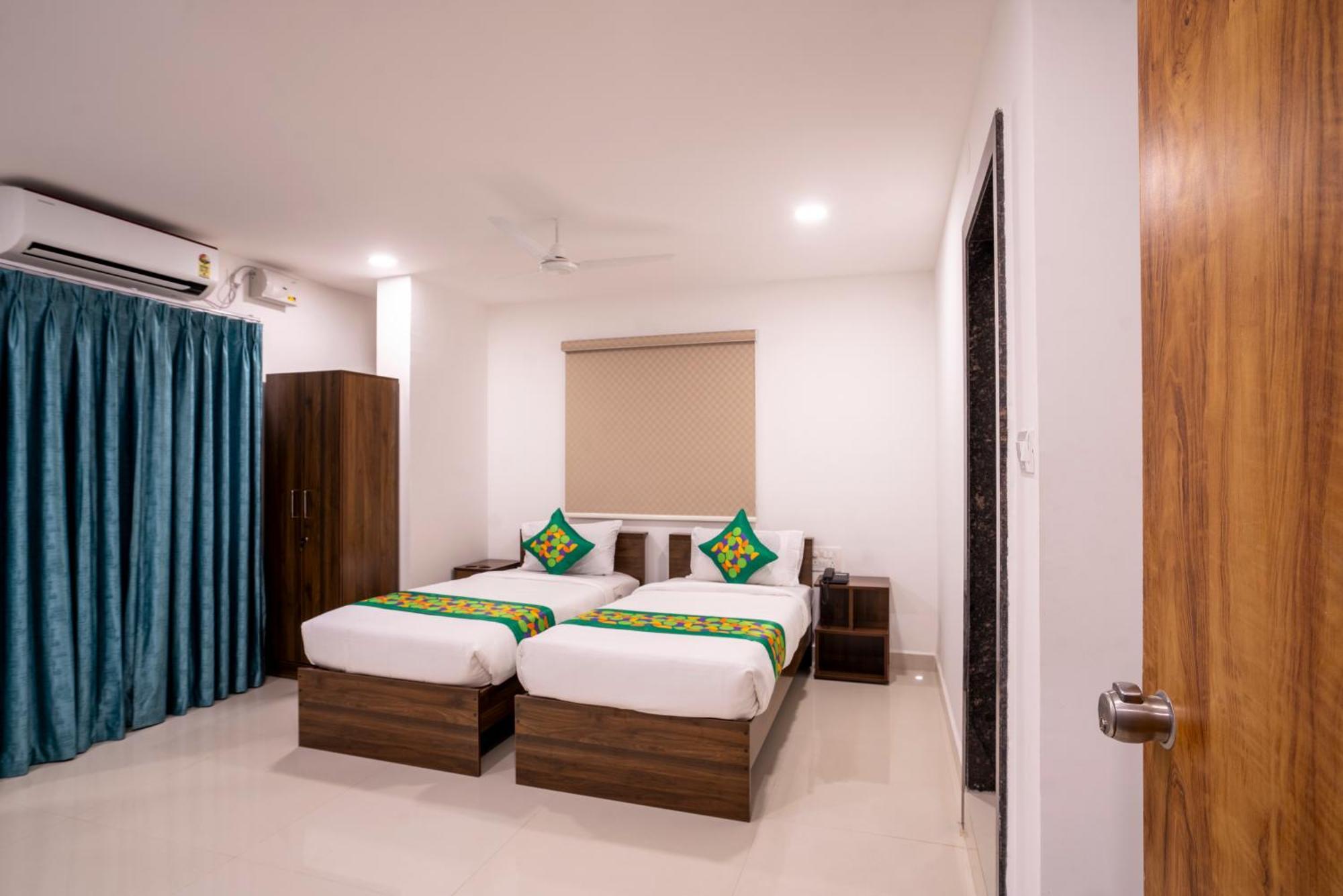 Treebo De Alphabet Gachibowli Hotel Hyderabad Luaran gambar